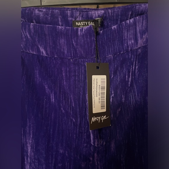 Nasty Gal - Premium Velvet Tailored Flare Pant in Purple - Picture 3 of 3